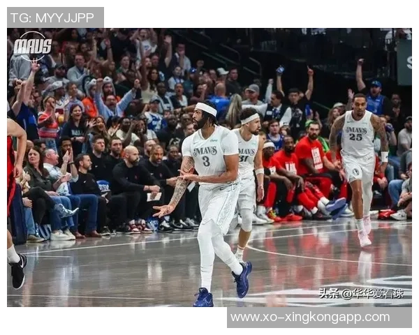 火箭半场落后独行侠杜兰特遭遇犯规困扰申京开局受伤浓眉表现出色