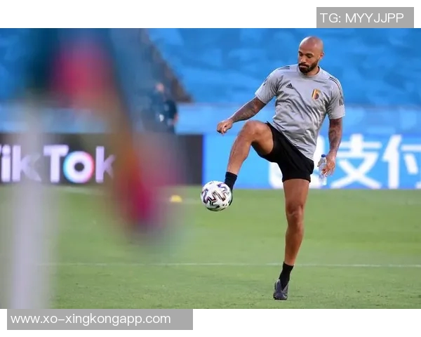 亨利荣获BBC体育人物终身成就奖48岁传奇前锋再创辉煌