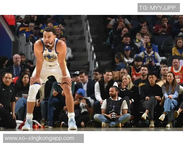 库里赞巴特勒挡拆技巧称其持球冷静能得分也能助攻队友